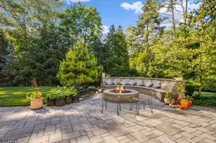2 Denman Ct, Millburn, NJ 07078 - Photo 4