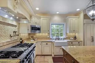 2 Denman Ct, Millburn, NJ 07078 - Photo 12