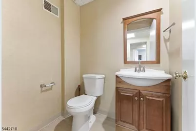 1307 Stuyvesant Ave, Union Township, NJ 07083 - Photo 20
