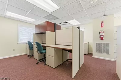1307 Stuyvesant Ave, Union Township, NJ 07083 - Photo 14