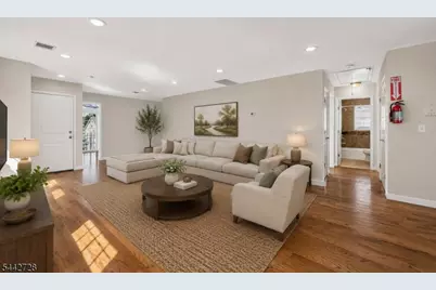 508 2nd Ave #2, Lyndhurst Township, NJ 07071 - Photo 4