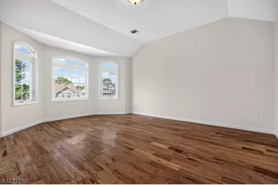 508 2nd Ave #2, Lyndhurst Township, NJ 07071 - Photo 10