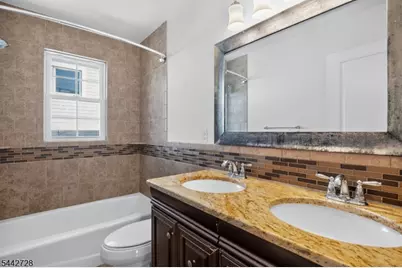 508 2nd Ave #2, Lyndhurst Township, NJ 07071 - Photo 18