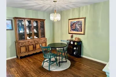 305 Amberleigh Dr, Hopewell Township, NJ 08534 - Photo 6