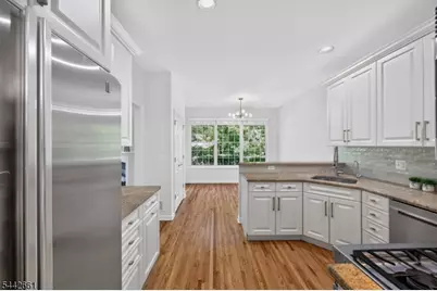 6 Schweinberg Dr, Roseland, NJ 07068 - Photo 6