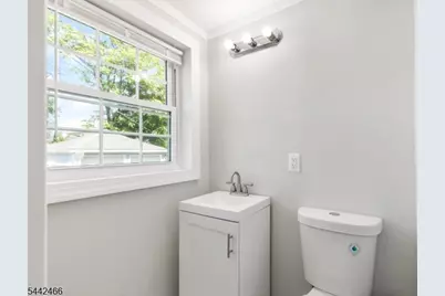 40 Teaneck Rd, Ridgefield, NJ 07660 - Photo 12