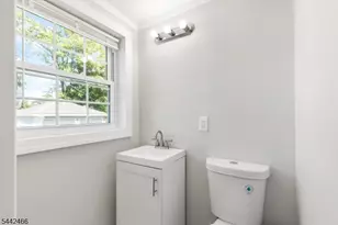 40 Teaneck Rd, Ridgefield, NJ 07660 - Photo 12