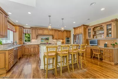 26 Chalfonte Dr, Clinton Township, NJ 08833 - Photo 8