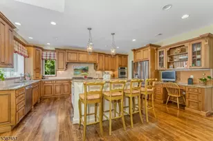 26 Chalfonte Dr, Clinton Township, NJ 08833 - Photo 8