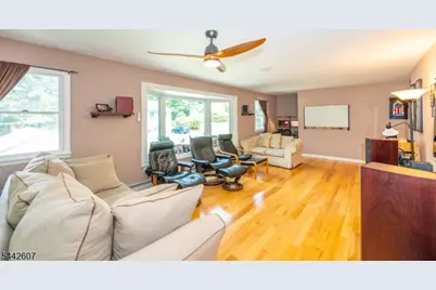335 Elmira Trl, Hopatcong, NJ 07843 - Photo 4