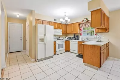 4 Viking Ct, Randolph Township, NJ 07869 - Photo 10