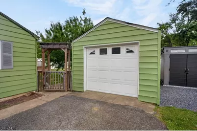 309 Stelko Ave, Lopatcong Township, NJ 08865 - Photo 24