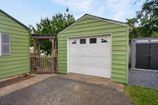 309 Stelko Ave, Lopatcong Township, NJ 08865 - Photo 24