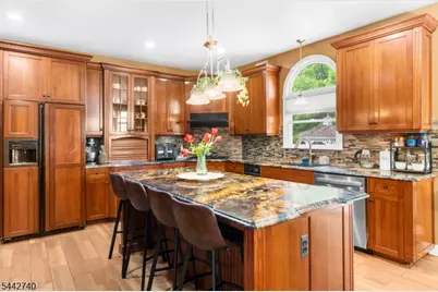 3 Regal Way, Raritan Township, NJ 08822 - Photo 10