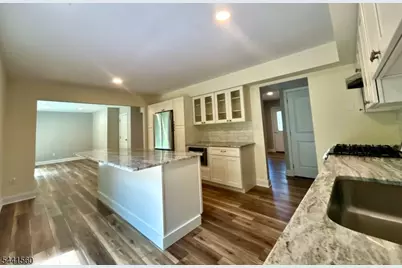 17 Londonderry Dr, Raritan Township, NJ 08822 - Photo 6