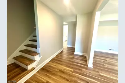 17 Londonderry Dr, Raritan Township, NJ 08822 - Photo 8