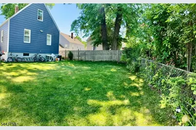 624 Chandler Ave, Roselle, NJ 07203 - Photo 2