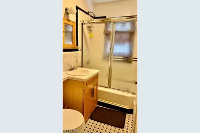624 Chandler Ave, Roselle, NJ 07203 - Photo 6