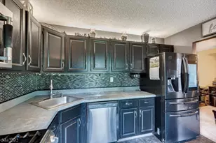 11 Tracy Ct, Franklin Township, NJ 08823 - Photo 10