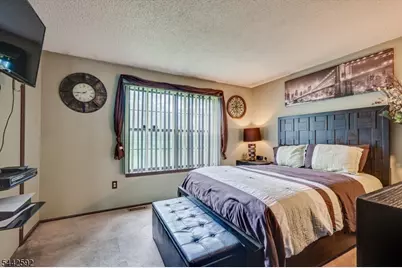 11 Tracy Ct, Franklin Township, NJ 08823 - Photo 12