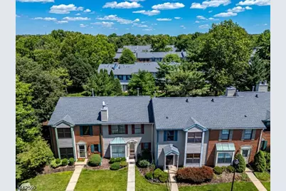 11 Tracy Ct, Franklin Township, NJ 08823 - Photo 2