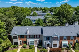 11 Tracy Ct, Franklin Township, NJ 08823 - Photo 2