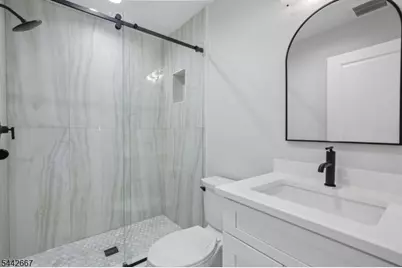 14 Maplewood Dr, Livingston, NJ 07039 - Photo 12