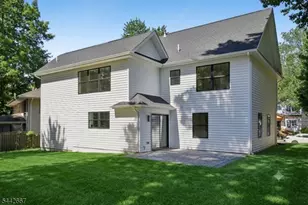 14 Maplewood Dr, Livingston, NJ 07039 - Photo 28