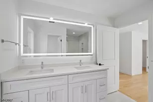 14 Maplewood Dr, Livingston, NJ 07039 - Photo 18