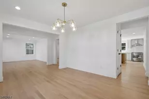 14 Maplewood Dr, Livingston, NJ 07039 - Photo 10