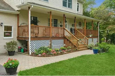158 Maple St, New Providence, NJ 07974 - Photo 1
