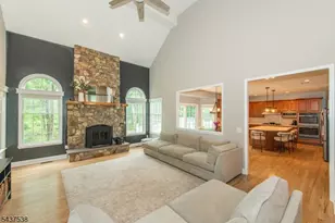 18 Stoneybrook Rd, Washington Township, NJ 07853 - Photo 4
