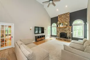 18 Stoneybrook Rd, Washington Township, NJ 07853 - Photo 6