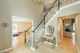 18 Stoneybrook Rd, Washington Township, NJ 07853 - Photo 2