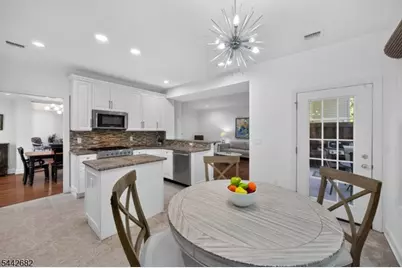 10 Camlet Ct, Roseland, NJ 07068 - Photo 4