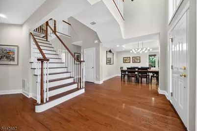 10 Camlet Ct, Roseland, NJ 07068 - Photo 2