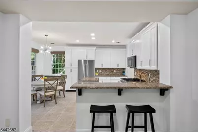 10 Camlet Ct, Roseland, NJ 07068 - Photo 6