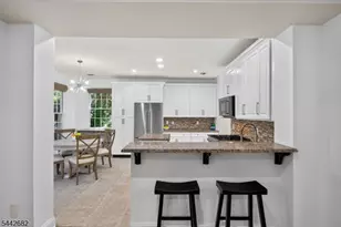 10 Camlet Ct, Roseland, NJ 07068 - Photo 6