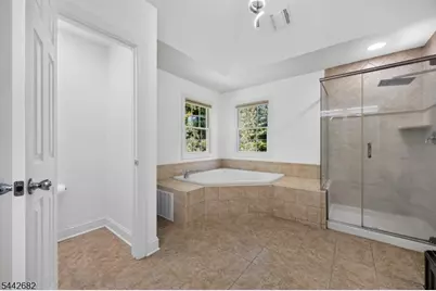 10 Camlet Ct, Roseland, NJ 07068 - Photo 28