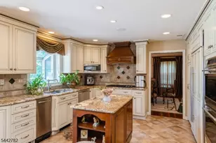 200 Raritan Ln, Readington, NJ 08889 - Photo 14