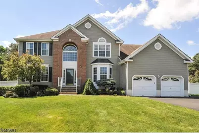 9 Angelina Ct, Monroe Township, NJ 08831 - Photo 2