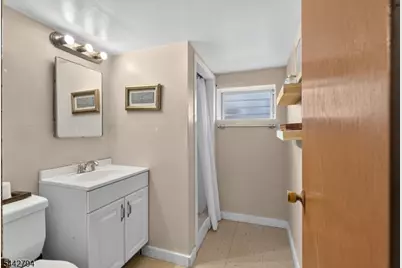 114 Ellington St, East Orange, NJ 07017 - Photo 20