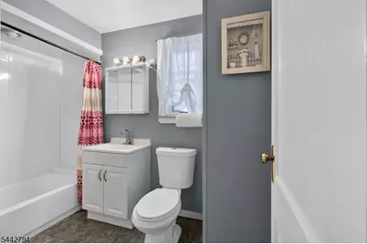 114 Ellington St, East Orange, NJ 07017 - Photo 16