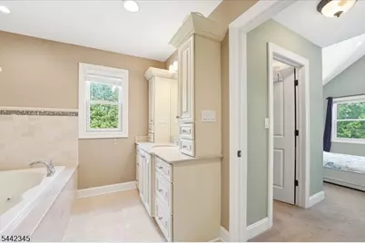 6 Poplar Pl, Fairfield, NJ 07004 - Photo 20