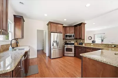 6 Poplar Pl, Fairfield, NJ 07004 - Photo 4