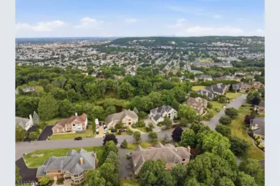4 Centennial Ct, Totowa, NJ 07512 - Photo 2