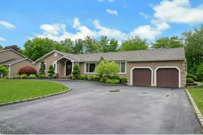 13 Merlin Pl, Montville Township, NJ 07058 - Photo 2
