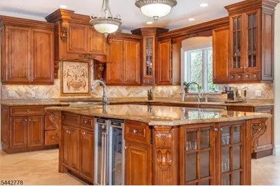 16A Cheri Ln, Fairfield, NJ 07004 - Photo 10