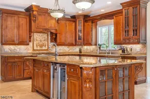 16A Cheri Ln, Fairfield, NJ 07004 - Photo 10