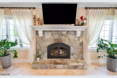 16A Cheri Ln, Fairfield, NJ 07004 - Photo 20